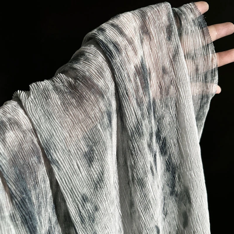 Heller, tintengrauer, plissier – Silk Tie Woven Bewertung und Preis